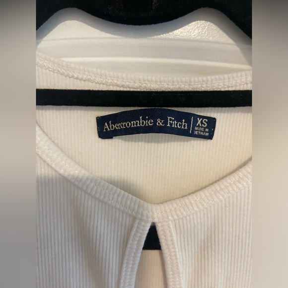 Women’s Abercrombie & Fitch Keyhole Ribbed Bodysuit in White size XS - Picture 2 of 3